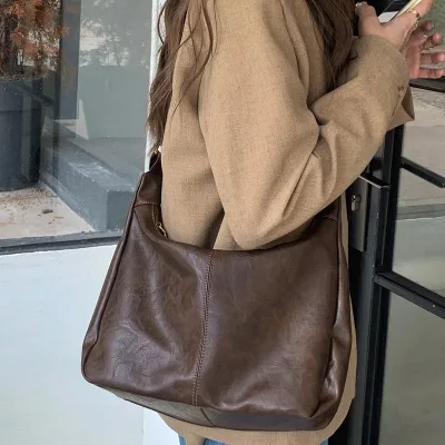 Maillard Retro Crossbody Bag for Women Autumn Zipper Closure Street Fashion PU Leather Large Capacity Tote Shoulder Bag