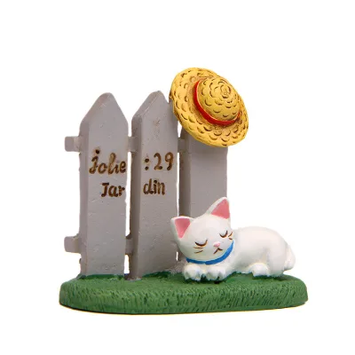 Cartoon Creative Three-dimensional Resin Grass Fence Cat Hat Micro Landscape Flower Viewing Plug-in Home Decoration