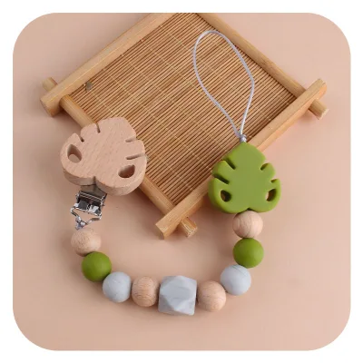 Creative Beech Tree Leaf Pacifier Clip Toy for Infants and Young Children, Teething Gel Baby Silicone Leaf Pacifier Chain