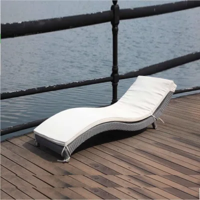 High Quality Outdoor Garden Cheap Custom Leisure Rattan Sun Round Bed Lounger Cane Rattan Sun Lounger Aluminum Patio Furniture