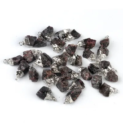 Crystal Pendant Natural Stone Small Pendant Semi-Finished Garnet Irregular Stone Pendant for DIY Necklace Jewelry Material