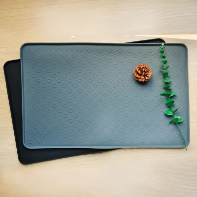 Best-selling Anti-slip Anti-leak Water-resistant and Easy-to-clean Household Items for Pets-silicone Placemats for Cats and Dogs