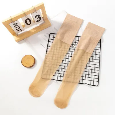 Knee-protective Stockings for Women with Cold Legs Keep Them Warm and Prevent Slipping