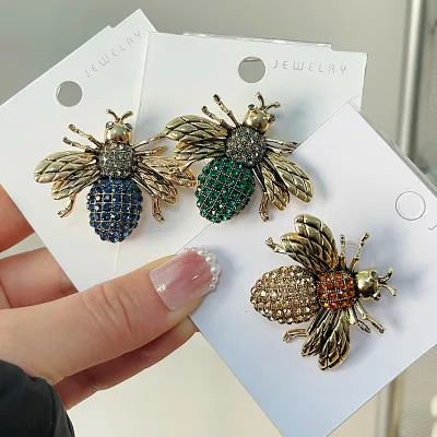 Fancy Day Vintage Animal Bee Brooches Women Bling Colorful Rhinestone Crystal Little Bee Shape Brooch Pin Jewelry for Gift