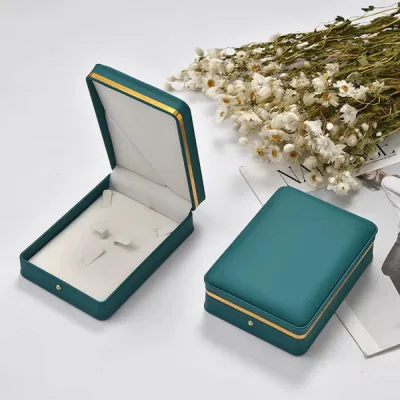 Small Custom Suede White Leatherette Package Box Jewellery Box Packaging China Treasure Chest Jewelry Box Jewelry Packaging
