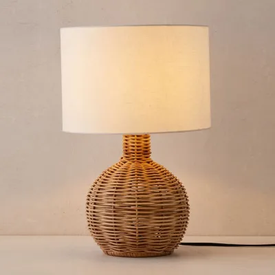 Japanese Modern Rattan Woven Lamp E14 Retro Table Lamp for Bedroom Homestay Handmade Rattan Fabric Simple for Bedside Desk Decor