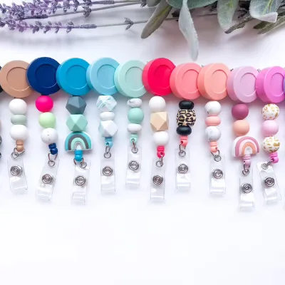 Hot Sell Alligator Clip Badge Reel Retractable Nurse Badge Holder Silicone Beaded ID Badge