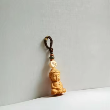 Mini Handcrafted Wood Buddha Statue Keychain Pendant Punk Style Men Women Key Decoration Buddhist Spiritual Lucky Amulet Prayer