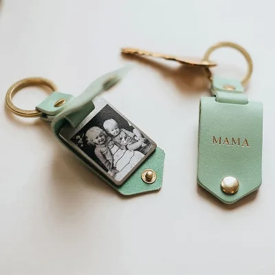 Hot Sale Custom Logo PU Leather Photo Keychain Dad Gift Mini Picture Frame Key Ring Snap Button Photo Holder Keychain