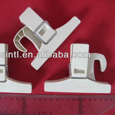 Plastic Hanging Clips