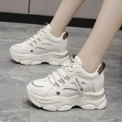 Factory Wholesale Mom Shoes Women 2026 Summer New Arrivalsversatile Thick-soled Breathable White Sneakers Perfect Petite