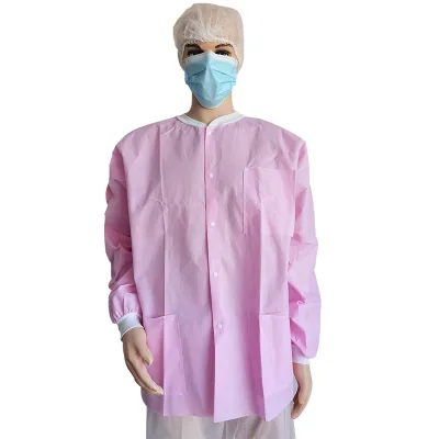 Disposable Shirts Pink Lab Jackets SMS Hip Length Medical Scrubs With Knit Cuffs and Collar 3 Pockets Protective Short Lab Coats