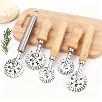 Wholesale Long Metal Oak Wood Pizza Tools Cake Cutter Wheel Roller Knife Cookie Mold