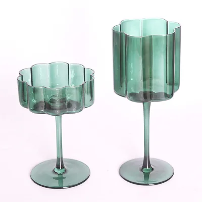 Custom Logo Unique Colored Flower Shaped Lead Free Crystal Sustainable Red Wine Glass with 230ml Capacity for Wedding