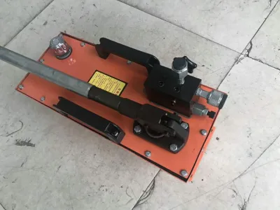 Manual Hydraulic Track Pin Dismantling Machine for 70T Excavators HG Brand with Pump for Engineering Maintenance