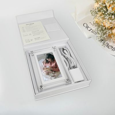 5 Inch IPS 4GB Lithium Battery Powered Digital Photo Picture Frame Clear Crystal Acrylic With Rechargeable Battery
