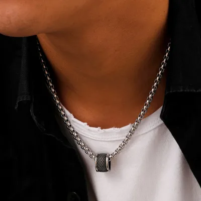 Fashion Personalized Short Retro Circle Ring Pendant Stainless Steel Pendent Choker Necklace for Men
