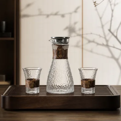 Luxury 1.5L Hammered Glass Pitcher with Anti-scald Wood Band, 300ml Juice Glass Set, Clear Borosilicate Teapot for Iced Tea