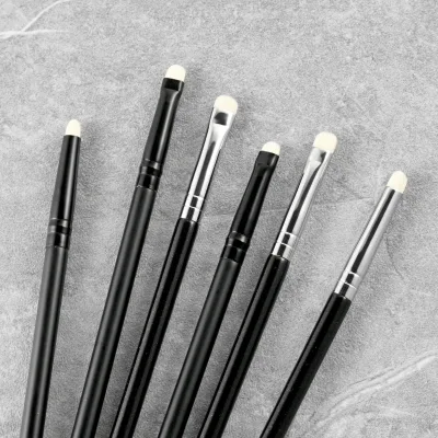 3 Types of Popular Eyeshadow Shimmers + Small-sized Detailed Crescent-shaped Eyelids + Fiber Brush Professional Makeup Set