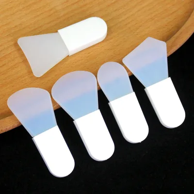 Custom Luxury Mini Cute Travel Makeup Brushes Portable Cosmetics Soft Makeup Brush Set Beauty Tools Professional Makeup Brushes