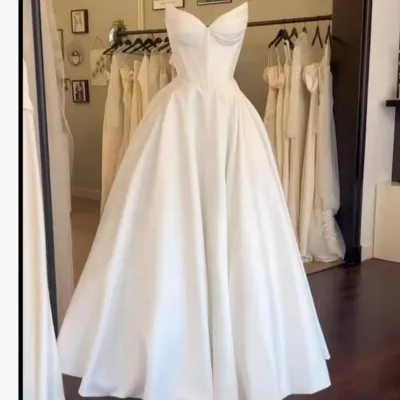 2026 Simple Off Shoulder Luxury Satin Ball Gown Wedding Dress Sweetheart Neckline Puffy Skirt Minimalist Bridal Gown