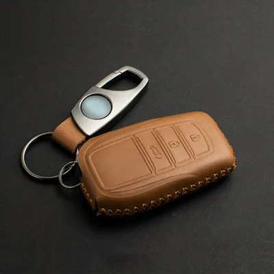 Promotional Gift Keychains Trend Leather Keychain for Man Handbag Bag Ornaments Metal Belt Buckle Car Key Holder