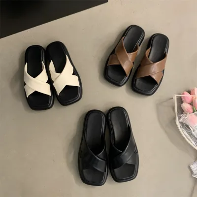 2024 New Women's Slippers Summer Outwear Retro French Leisure Comfortable Beach Slippers
