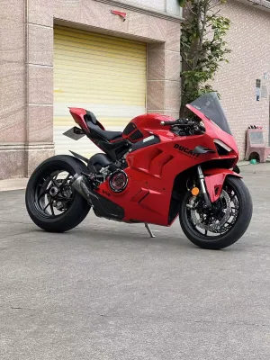 Ducati V4 1100cc Gasolian Sport Motorcycle Liquid Cooled Engine Suitable for High Speed Riding and Track Enthusiasts
