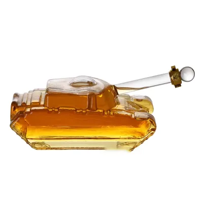 Luxury 930ml Tank Design Wine Decanter Bottle Glass Crystal Drinkware for Whisky Gifts Carafe Production