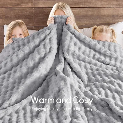 Multifunctional 3D Bubble Fleece Throw Blanket Ideal for Office Naps & All-Season Use Top-Selling Item