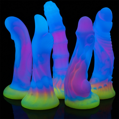 New Silicone Glowing Dildos Female Fluorescent Dildos Anal Toys Giant Monster Shape Dildo