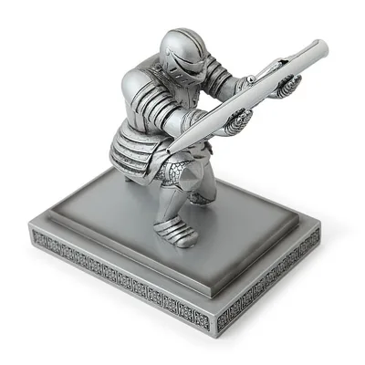 Cool Pen Stand Office Home Decorations Decor Resin Desk Organizer Executive Kneeling Knight Pen Pencil Holder for Men As Gift