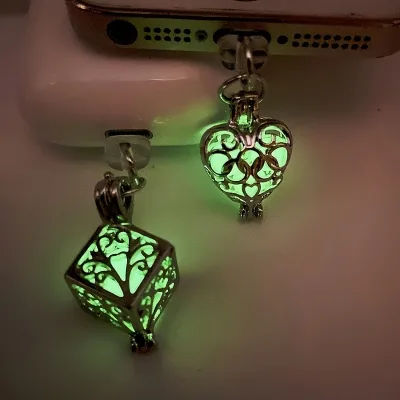 1pc Phone Dust Plug Heat Absorption Luminescent Hollow Glow-in-the Dark Stone Pendant Dust Plug - Decorate Your Phone