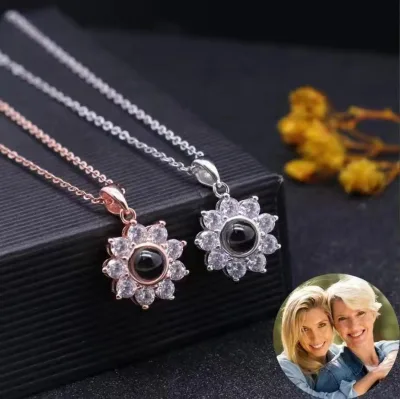 Classic Gold Flower Necklace Women Accessories Custom Fine Jewelry Necklaces Zircon Pendants