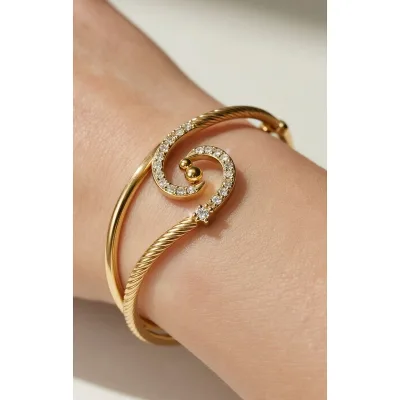 Shanwei Iron Electroplated Resin-Inlaid Butterfly Peach Blossom Bracelet-Cute Chic Gift for Girlfriend