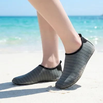 Custom Unisex Barefoot Quick-Dry Aqua Yoga Water Sports Shoes Winter Knitted Socks Customized Logo Animal Simple Slip-On Design