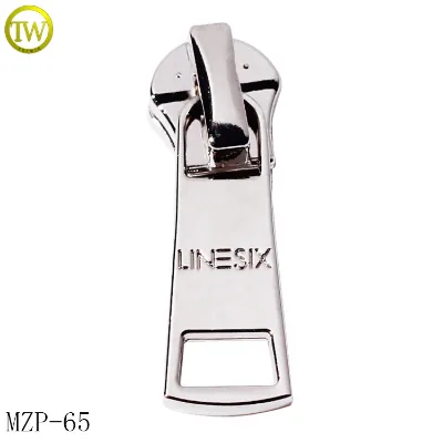 High Quality Custom Engraved Nickle Plated Metal Zipper Puller Zinc Alloy Letters for Garment Logos