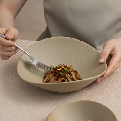 Japanese-style Glazed Ceramic Soup Bowl Microwave Safe Eco-Friendly Retro Style Light Luxury Design
