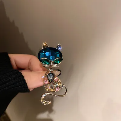 Kitten Brooch Inlaid with Diamond Personality Design Adornment Sweet Adornment