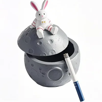 Embossed Rabbit Astronaut Moon Resin Ashtray Ornament with Lid