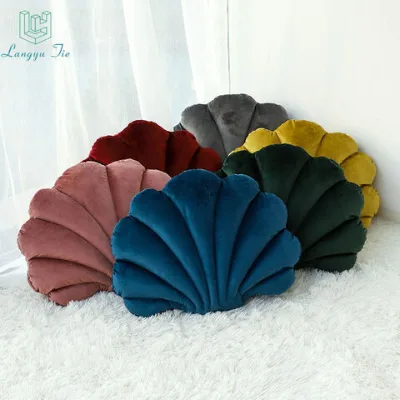 Wholesale Langyu Dutch velvet shell throw pillows home sofa cushions and realistic creative shell throw pillows pillow cushion