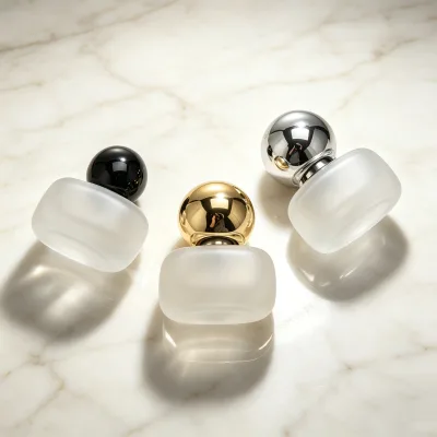 MUB Custom Color Mini Perfume Spraying Bottle 15ml 20ml High Quality Glass Bottle Frosting Gradient Color Supported