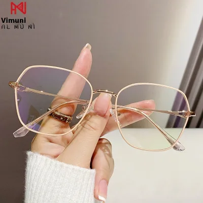 7125 Fashionable Anti Blue Light High-definition Eye protection Flat Glasses With Retro Diamond studded Legs