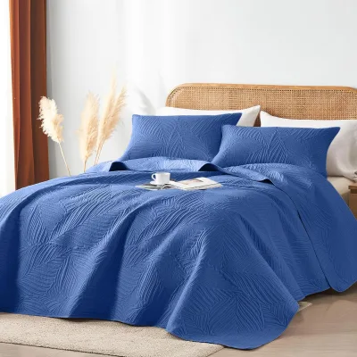 Nordic Style Solid Color Embossed 3Pcs Bedding Set Queen Size Bedcover Pillowcases Wrinkle Resistant Polyester Bedspread