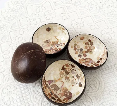 Eco Friendly Natural 4.5 Inch Coconut Shell Bowls Reusable Bowls for Salad Fruit Breakfast Serving Decoration Party