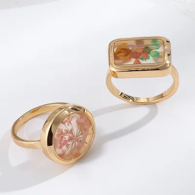 INS Original Design Hot Selling Dried Flower Rings Brass Round and Square Resin Dry Flower Ring for Women
