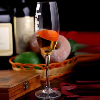Custom Logo Glass Champagne Goblet with Decal Versatile Drinkware for Home Bar Red Wine Durable and Elegant
