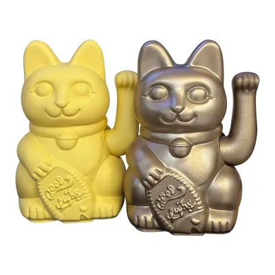 2024 Popular Plastic Waving Cat Waving Beckoning Cat Battery Plastic Lucky Cat