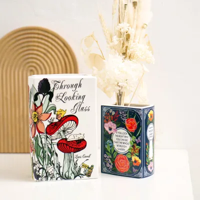 White Porcelain Simple Book-Shaped Flower Holder Tabletop Vase European Style Valentine's Day Decorative Vessel Living Room