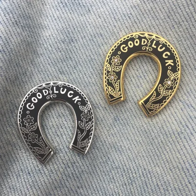 Horseshoe Enamel Cufflinks Customized Snaffle Bits Pin 18K Gold Plated Horse Style Pin Jewelry